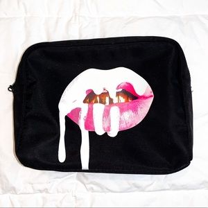 SOLD⚡️Kylie Jenner Makeup Bag⚡️